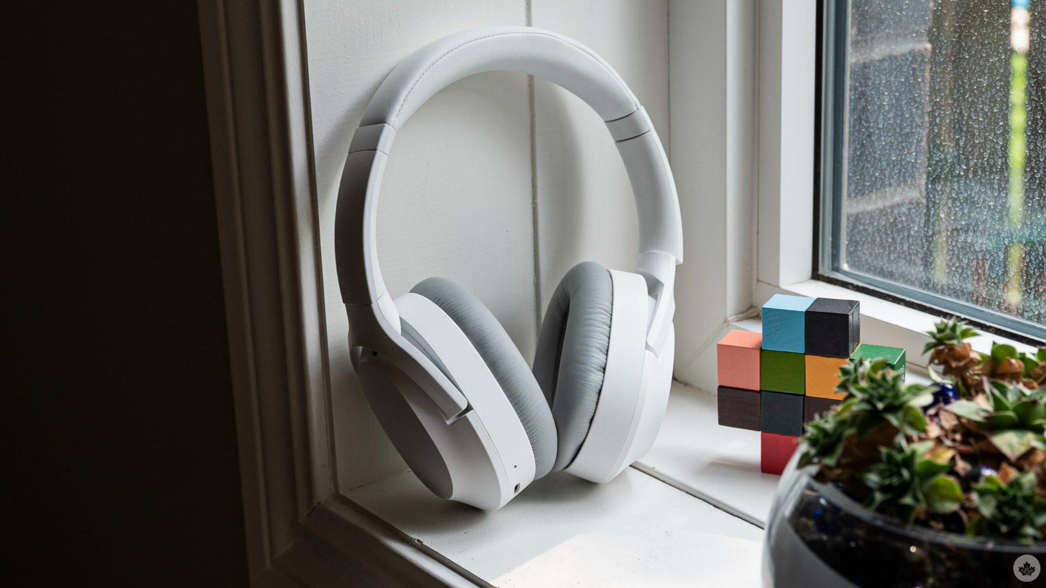 Razer Opus X-Active Noise Cancellation (bản màu trắng (Mercury)) hỗ trợ kết nối bluetooth 5.0