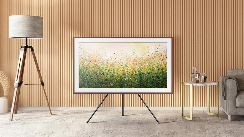 Smart Tivi The Frame 4K Samsung QA50LS03B chính hãng là sự kết hợp tinh tế của phong cách tối giản và nghệ thuật