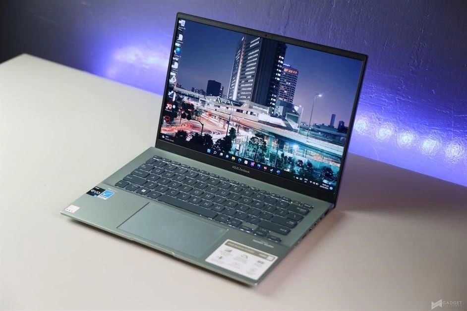 ASUS ZenBook 14 - Cổng kết nối đa dạng