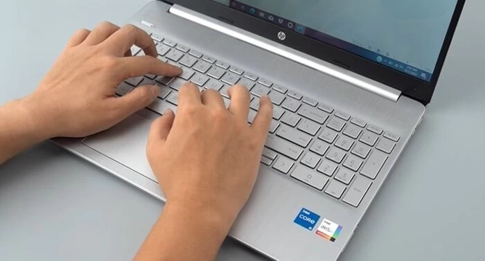 laptop HP 15s laptop HP 15s thời lượng