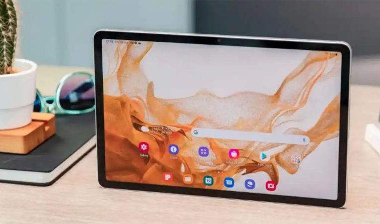 Dung lượng pin 8000mAh.