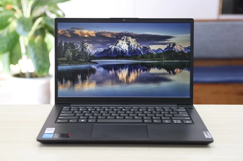 Trải nghiệm màn hình đạt chuẩn trên laptop Lenovo V14 G3 IAP