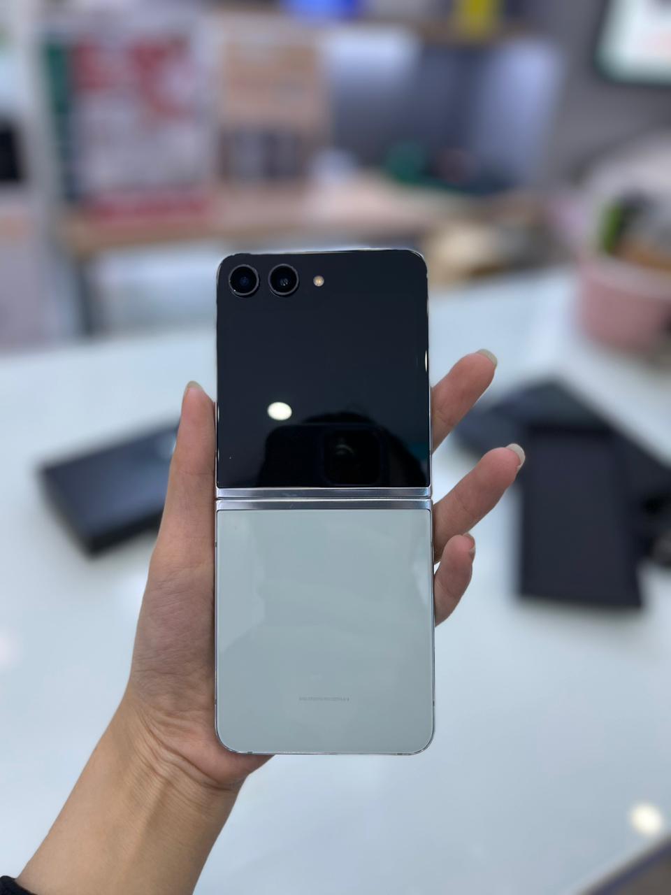 ĐTDĐ Samsung Z Flip5, SM-F731B, 256GB, TN 28 Tần Phú