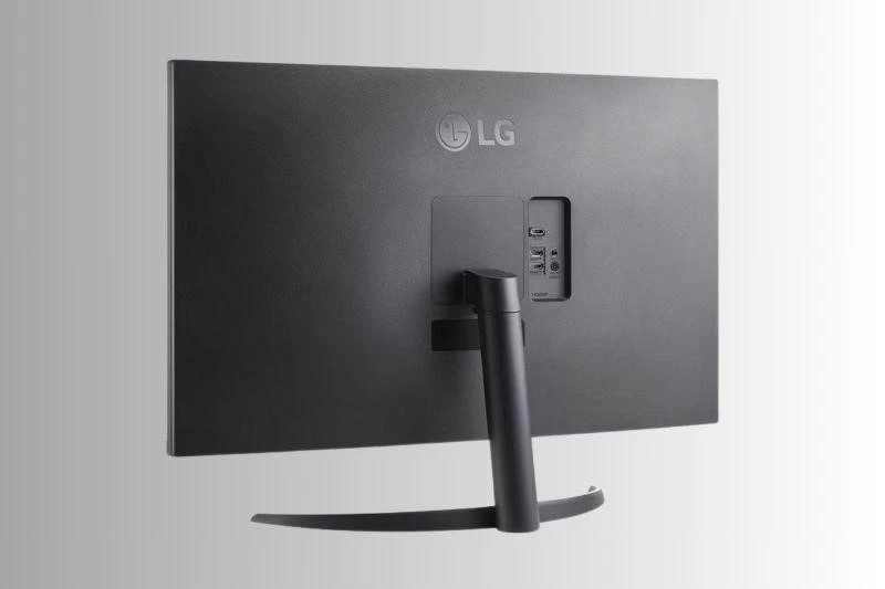 Màn hình LG 32UR500-B 2 cổng HDMI, 1 cổng DP 1.4, 1 cổng đầu ra tai nghe.