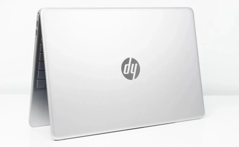 Laptop HP 15s-fq5231TU (8U241PA) Trọng lượng chỉ 1,69kg cùng kích thước 35.85 x 24.2 x 1.79 cm.
