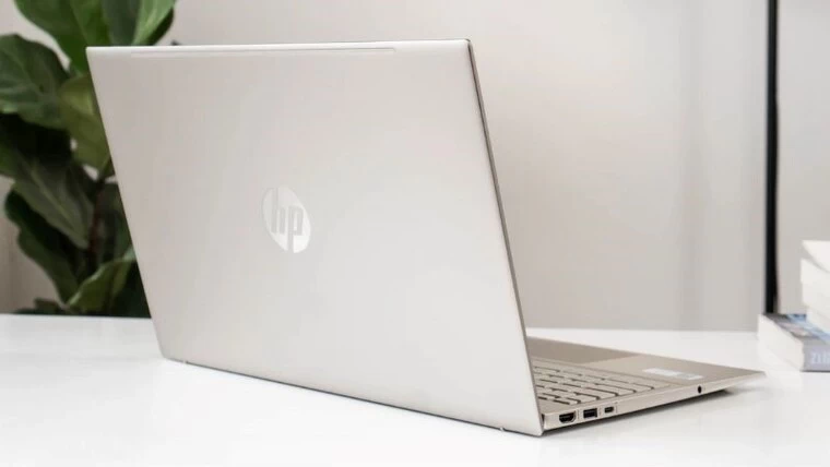 Laptop HP Pavilion 15-eg2088TU (7C0R0PA) Trọng lượng 1.74kg, dày 1.79cm.