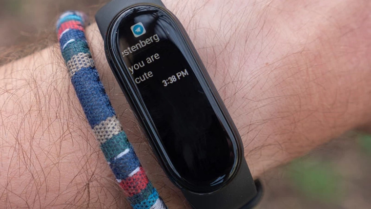 Xiaomi Mi Band 6 kháng nước 5 ATM