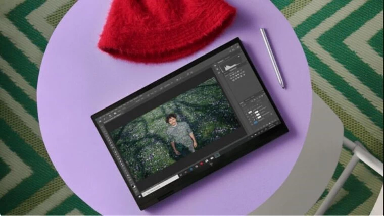 Laptop HP ENVY x360 13-bf0114TU (7C0P0PA) Bút cảm ứng thuận tiện với thiết bị màn hình lớn tiêu chuẩn laptop.