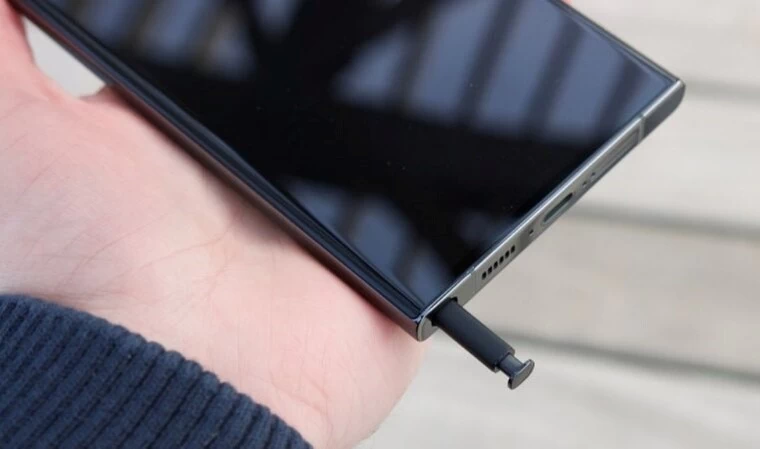 Samsung Galaxy S24 Ultra - Chính hãng Trang bị S-Pen tăng khả năng điều khiển từ xa, cùng nhiều tính năng như vẽ, chụp ảnh, nghe nhạc, cùng nhiều tính năng hỗ trợ được từ xa.