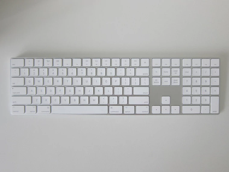 Magic Keyboard với Numeric Keypad Hệ thống hỗ trợ Mac có Bluetooth, macOS 10.12.4, thiết bị iOS 10.3.