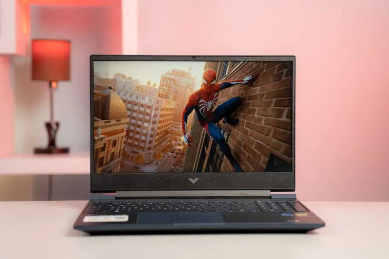 Màn hình 15.6 inch, tấm nền IPS, Full HD 1920x1080, tần số quét 60Hz.