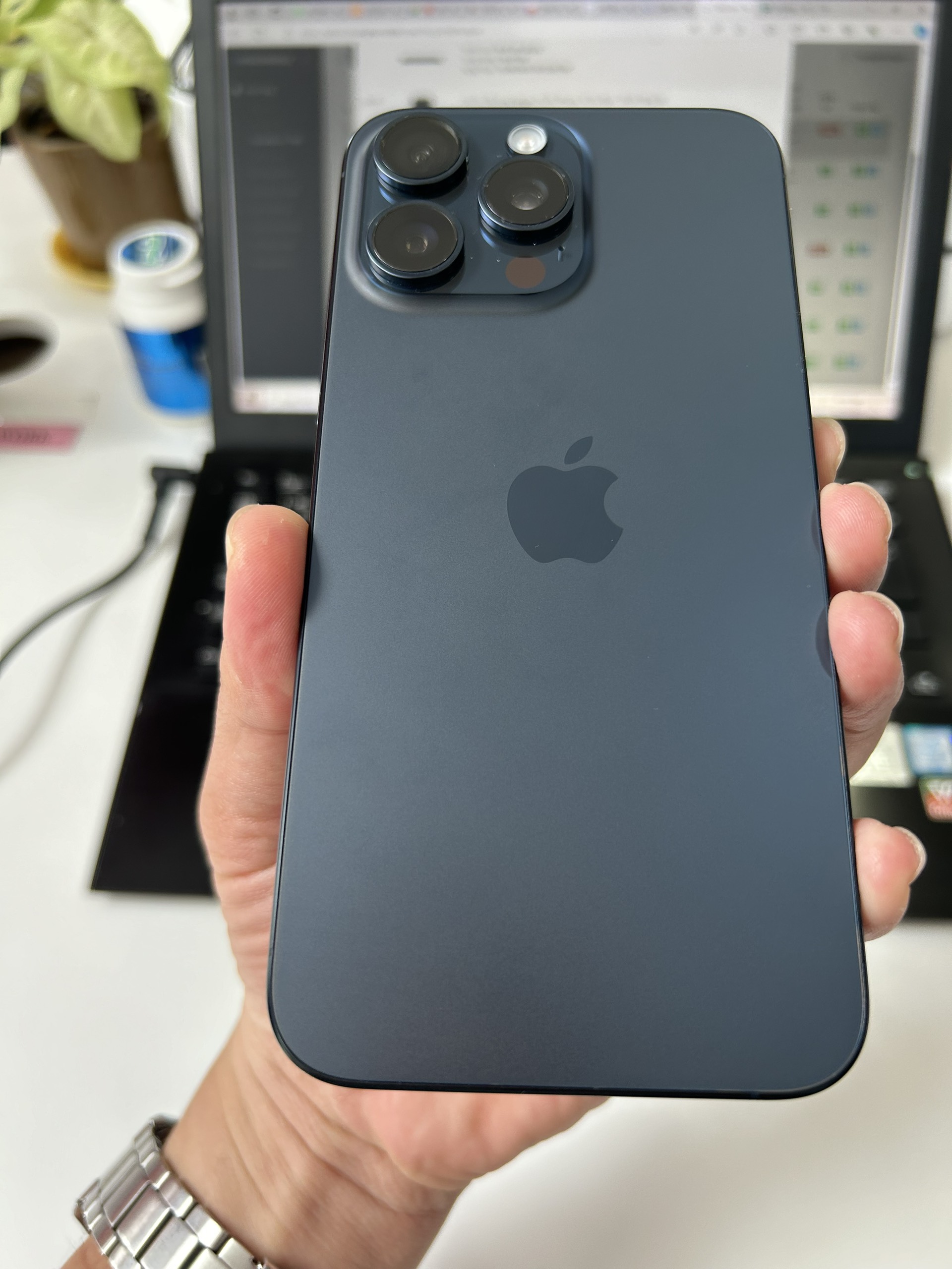 ĐTDĐ Apple iPhone 15 Pro Max 256GB Blue Titanium_MU7A3VN/A 