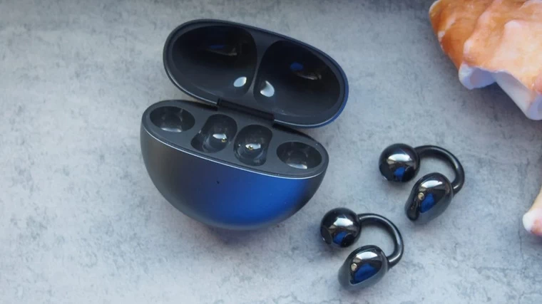 Huawei FreeClip Có thể chạm vào Acoustic Ball 2 lần để tạm dừng hoặc tiếp tục phát nhạc.