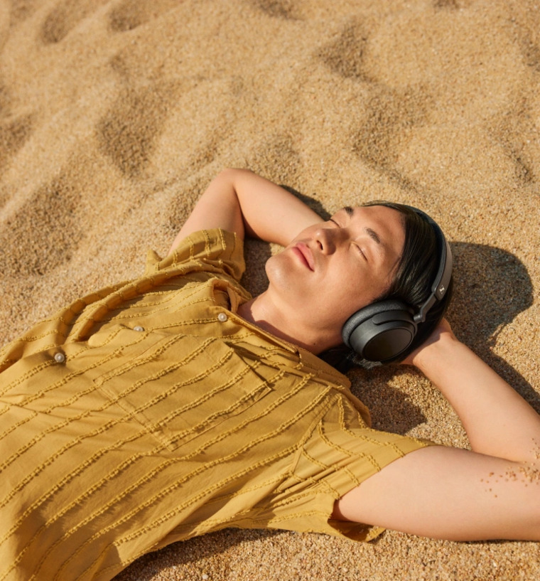 Tai nghe không dây SENNHEISER Accentum Plus Wireless.
