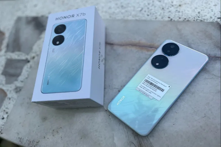 Điện thoại HONOR X7b.