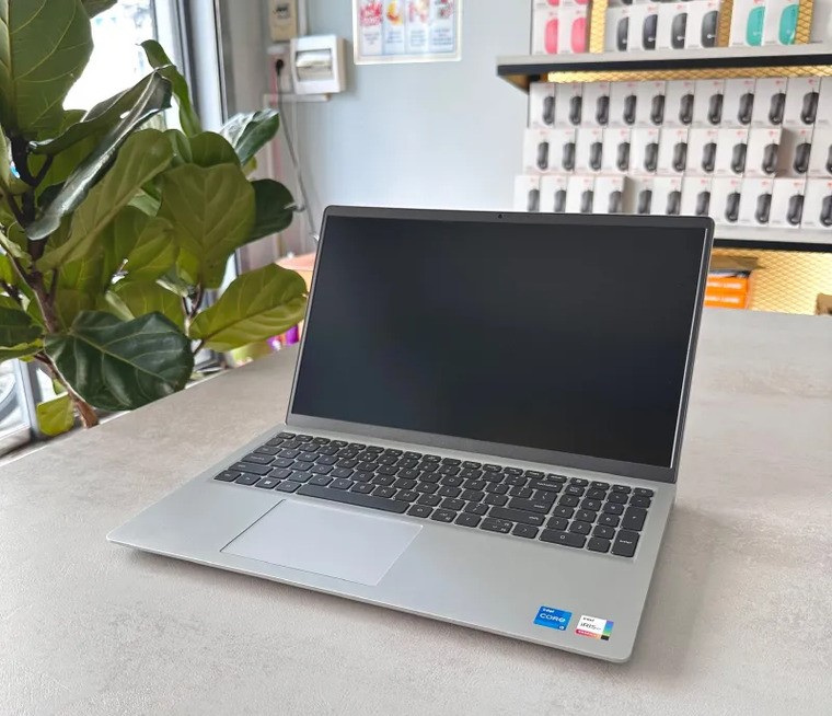 Laptop Dell Inspiron 15 3530 (N3530I716W1)