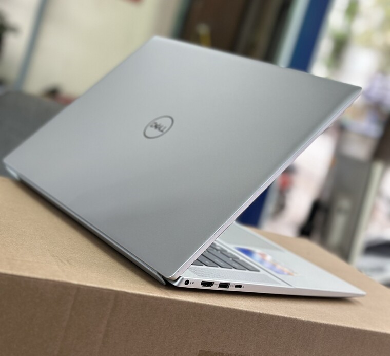 Laptop Dell Inspiron 16 5630 (71020244) - (i5-1335U/8GB/512GB/16inch FHD/Windows 11/Office)