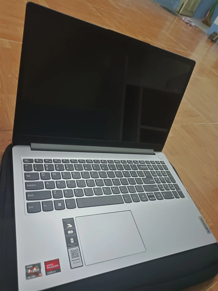 Lenovo IdeaPad 1 Laptop Lenovo IdeaPad 1 15AMN7 (82VG0022VN) - (Ryzen 5 7520U/8GB/512GB/Radeon 610M/15.6inch FHD/Windows 11)