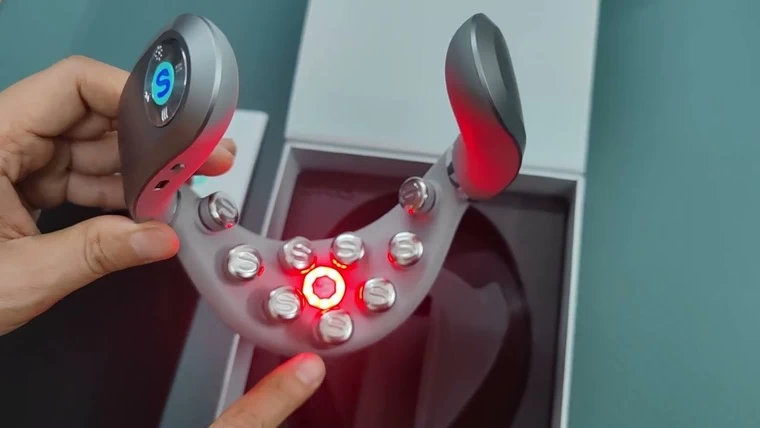 Máy Massage Cổ SKG G7 PRO-E Tốc độ làm ấm chỉ từ 5 đến 10 giây với 3 mức nhiệt chườm nóng từ 37℃ - 43℃.