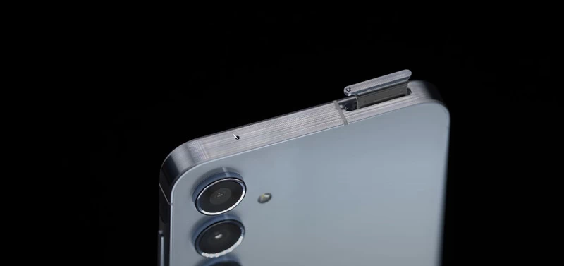 Samsung A55 Mic và khe cắm sim.