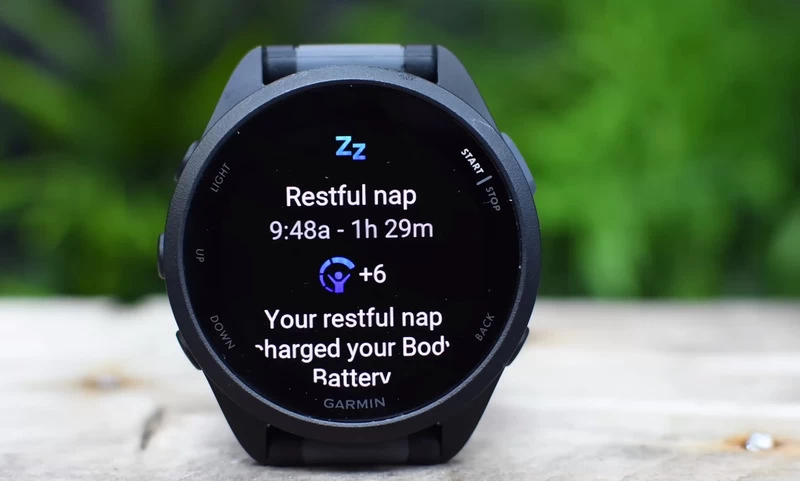 Garmin Forerunner 165 Đầy đủ chế độ đo đảm bảo sức khỏe và giấc ngủ.
