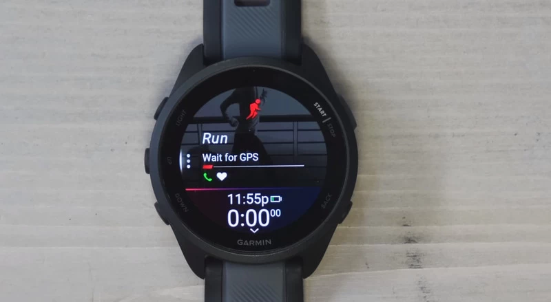 Garmin Forerunner 165 Hỗ trợ xác định lộ trình và điều hướng tuyến đường.