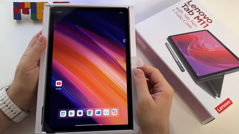 Lenovo Tab M11 Kích thước 255.26 x 166.31 x 7.15 mm cùng trọng lượng chưa đến 500g.