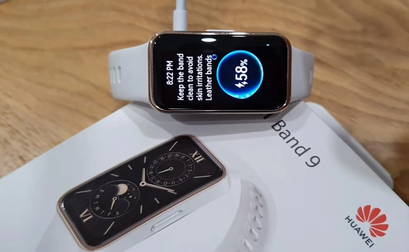 Huawei Band 9 Thời gian sạc nhanh chóng giúp hoạt động thời gian dài.