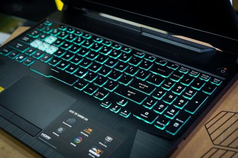 ASUS TUF Gaming A15 FA506NF-HN005W chi phí hợp lý nhưng vẫn có cấu hình cao, chơi được các tựa game hot và phổ biến