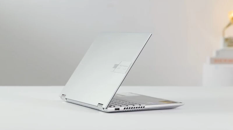 ASUS Vivobook S 14 Flip TP3402VA-LZ118W nâng cao trải nghiệm gõ phím với bàn phím thông minh ErgoSense