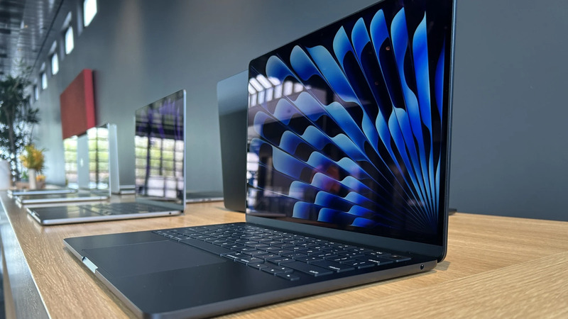 MacBook Air M3: Cân bằng giữa giá, hiệu năng và thời gian sử dụng MacBook Air M3: Cân bằng giữa giá, hiệu năng và thời gian sử dụng