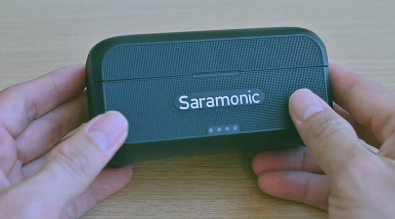 SARAMONIC BLINK500B2+ Thiết kế vỏ hộp nhỏ gọn, bo góc, hiển thị tiện lợi