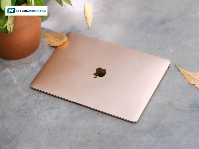 MacBook là dòng laptop của Apple, phù hợp với người dùng cần thiết kế mỏng nhẹ, hiệu năng ổn định cùng hệ sinh thái Apple MacBook là dòng laptop của Apple, phù hợp với người dùng cần thiết kế mỏng nhẹ, hiệu năng ổn định cùng hệ sinh thái Apple