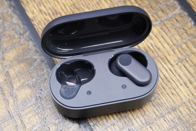 OPPO Enco Buds2 Pro Phiên bản màu đen của tai nghe OPPO