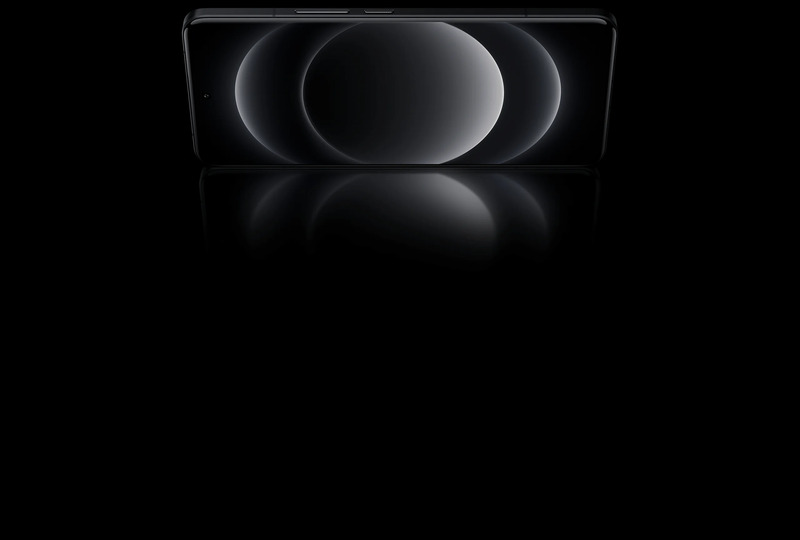 Màn hình hiện đại, cao cấp trên Xiaomi 14 Ultra