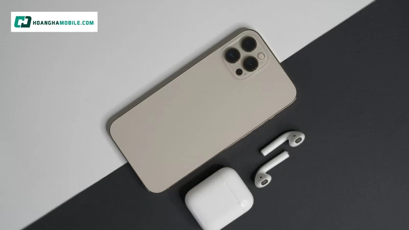Thị trường điện thoại hiện có nhiều lựa chọn từ thiết bị phổ thông, smartphone giá rẻ đến các mẫu cao cấp Thị trường điện thoại hiện có nhiều lựa chọn từ thiết bị phổ thông, smartphone giá rẻ đến các mẫu cao cấp