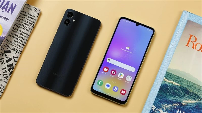 Tận hưởng màn hình sắc nét với kích thước lớn 6.7 inch Tận hưởng màn hình sắc nét với kích thước lớn 6.7 inch