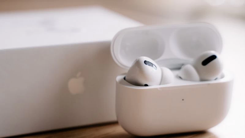 Vào năm 2022, Apple cũng đã giới thiệu phiên bản thế hệ thứ 2 của dòng sản phẩm AirPods Pro Vào năm 2022, Apple cũng đã giới thiệu phiên bản thế hệ thứ 2 của dòng sản phẩm AirPods Pro