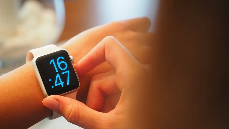 Đồng hồ thông minh có thể kết nối dễ dàng mọi lúc mọi nơi Đồng hồ thông minh có thể kết nối dễ dàng mọi lúc mọi nơi