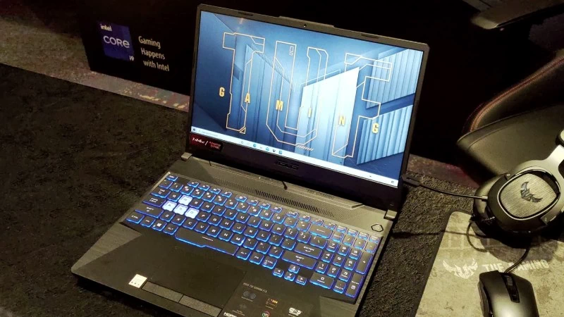 Màn hình 15.6 inch Full HD, tần số quét 144Hz cho chất lượng hiển thị khi giải trí cực đã. Màn hình 15.6 inch Full HD, tần số quét 144Hz cho chất lượng hiển thị khi giải trí cực đã.