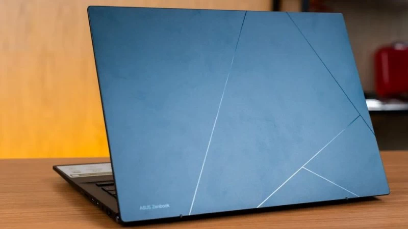 Màu sắc thể hiện sự cao cấp và sang trọng. Màu sắc thể hiện sự cao cấp và sang trọng.