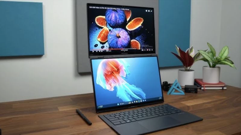 Hai màn hình laptop ASUS Zenbook DUO 120Hz sống động. Hai màn hình laptop ASUS Zenbook DUO 120Hz sống động.