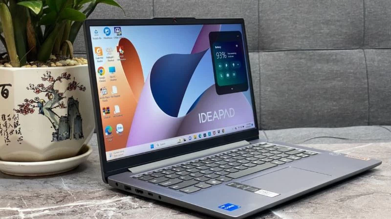 Di chuyển bên ngoài thì máy tính nhẹ hơn sẽ tiện lợi hơn. Di chuyển bên ngoài thì máy tính nhẹ hơn sẽ tiện lợi hơn.