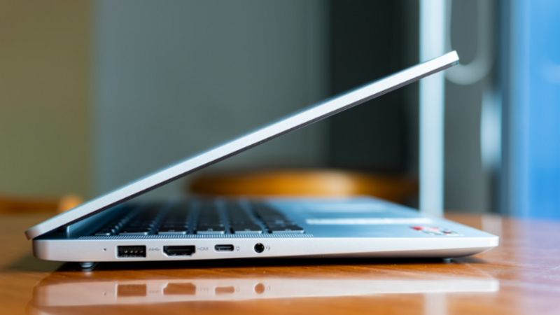 Thiết kế laptop mỏng nhẹ, di chuyển dễ dàng.