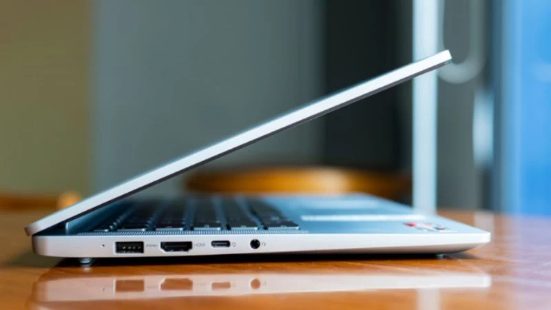 Thiết kế laptop mỏng nhẹ, di chuyển dễ dàng. Thiết kế laptop mỏng nhẹ, di chuyển dễ dàng.