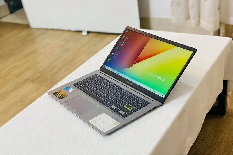 Khả năng bảo mật và viên pin. Khả năng bảo mật và viên pin.