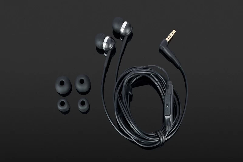 Tai nghe Sennheiser thiết kế chắc chắn và có độ hoàn thiện cao Tai nghe Sennheiser thiết kế chắc chắn và có độ hoàn thiện cao