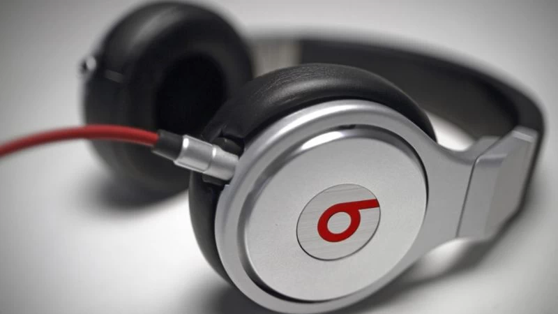 Tai nghe Beats còn xuất hiện trong các chiến dịch quảng cáo với các nghệ sĩ nổi tiếng khác Tai nghe Beats còn xuất hiện trong các chiến dịch quảng cáo với các nghệ sĩ nổi tiếng khác