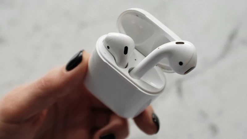 Tai nghe đã trở thành một thiết bị vô cùng cần thiết đối với hầu hết người dùng công nghệ hiện nay Tai nghe đã trở thành một thiết bị vô cùng cần thiết đối với hầu hết người dùng công nghệ hiện nay