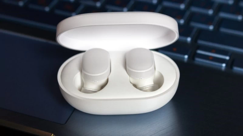 Mẫu tai nghe bluetooth tầm trung sẽ phù hợp với những người yêu thích âm nhạc muốn nâng cao trải nghiệm nghe nhạc Mẫu tai nghe bluetooth tầm trung sẽ phù hợp với những người yêu thích âm nhạc muốn nâng cao trải nghiệm nghe nhạc